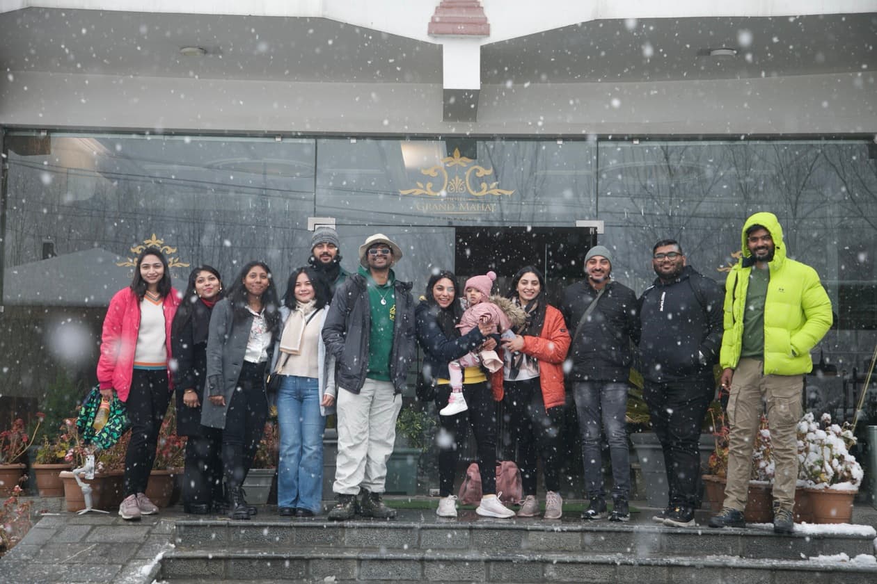 Travel group portrait in a winter forest - Image 2